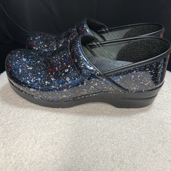 Woman’s Blacks Danskos - Picture 3 of 6